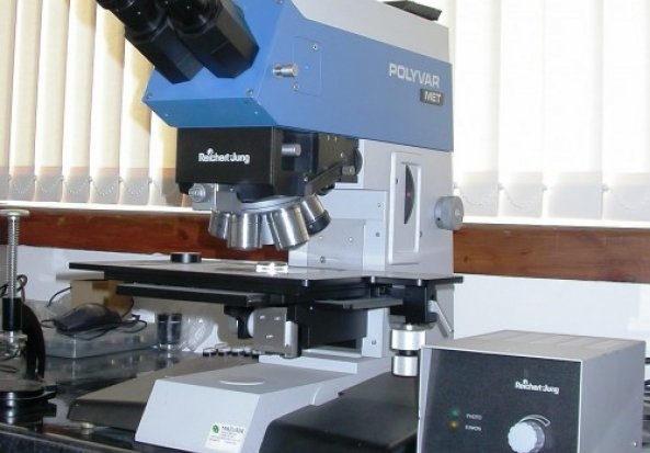 Reichert Polyvar Polyvar Met Photomicroscope 