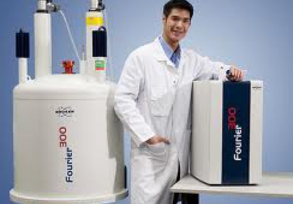 Bruker Fourier High Resolution FT-NMR Spectrometer 