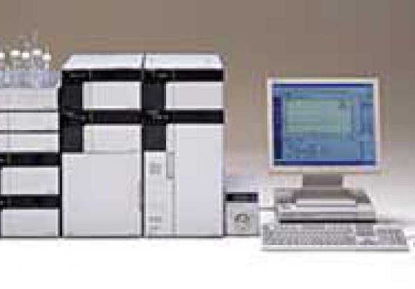Shimadzu LC20 with gradient ability and an additional fluorescence detector  Liquid Chromatograph (LC)
