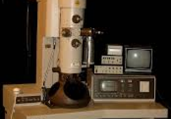 Philips CM20 Transmission Electron Microscope (TEM) 